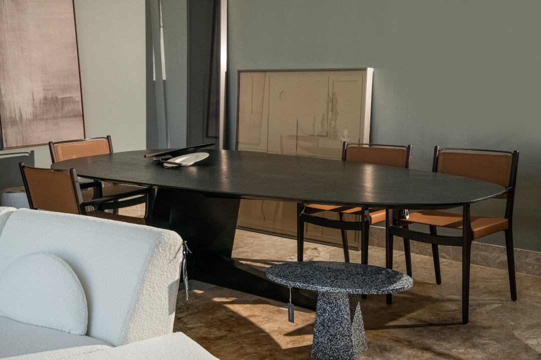 Mesa De Jantar Springboard Oblonga